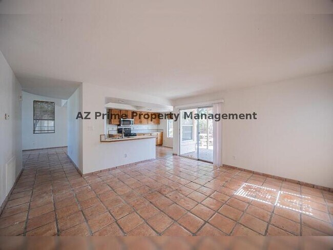 Building Photo - 489 W Carmen St