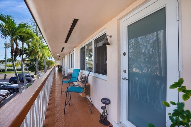 Building Photo - 1000 SW 11th Ave