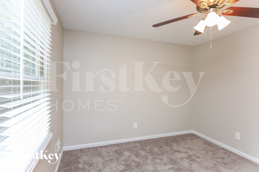 Building Photo - 5417 Hulsey Cir