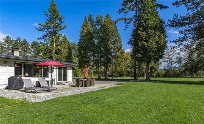 Building Photo - $1000 Rent Credit with 12 Month Lease! Spa...