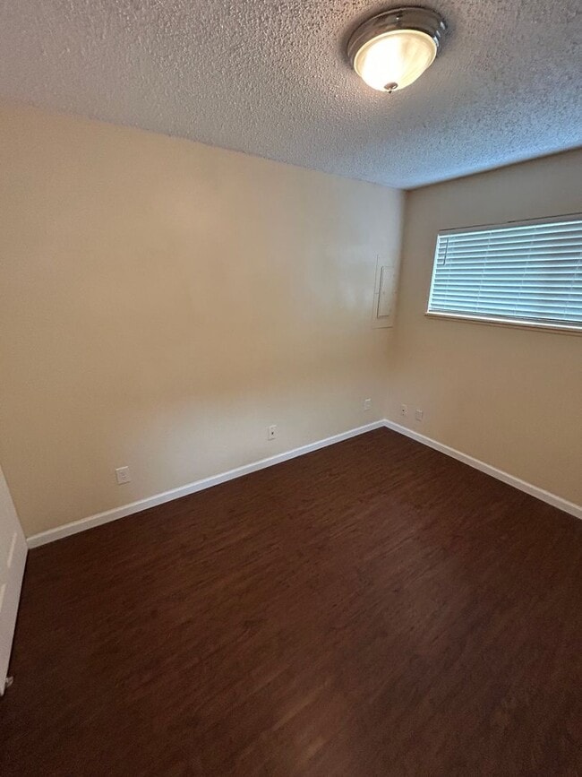 Building Photo - HOP16780