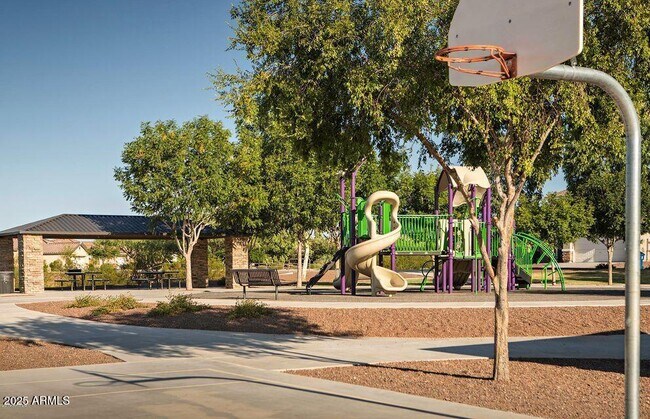 Building Photo - 17555 W Hedgehog Pl