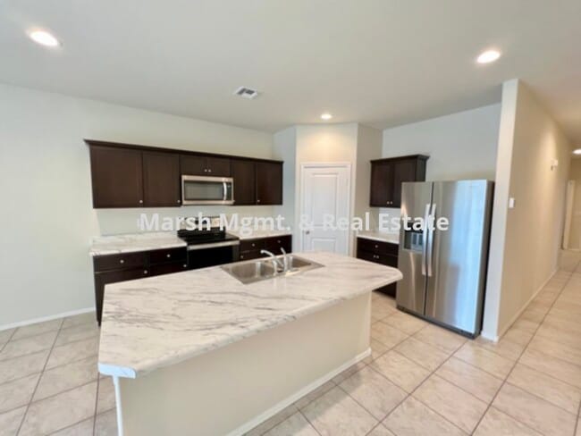 Building Photo - Beautiful formal model home with 4 bedrooms, 2 baths &amp; 3 car garage!