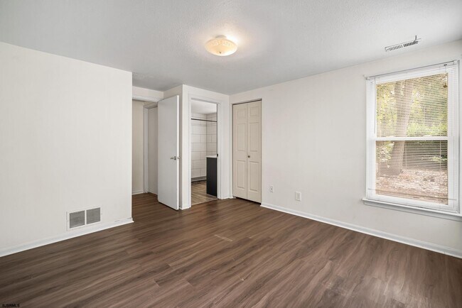 Building Photo - 73 Pheasant Meadow Dr