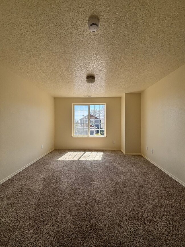 Building Photo - $500.00  OFF  1ST  FULL  MONTH'S  RENT   F...