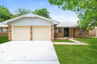 Building Photo - 207 Cherokee Dr