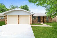 Building Photo - 207 Cherokee Dr