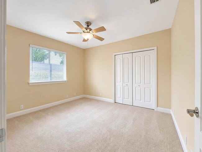 Building Photo - Now Available for Rent – 4/3 with flex room