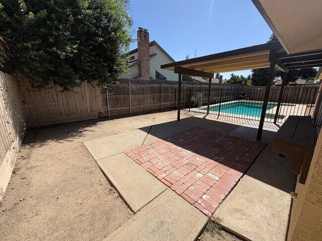 Building Photo - Old Style Charm home with pool Available Now!