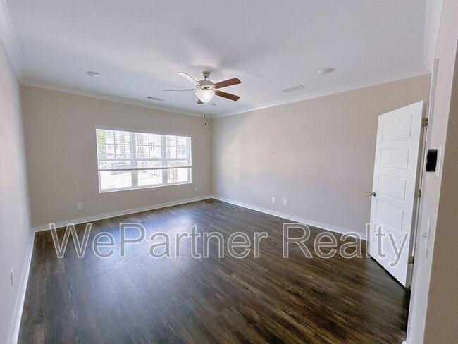 Building Photo - 2031 Ocean Dr NW
