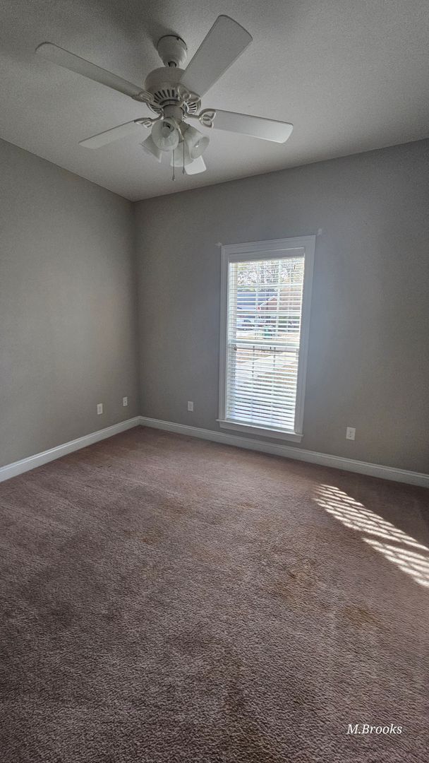 Building Photo - Beautiful 3/2 located in Valdosta