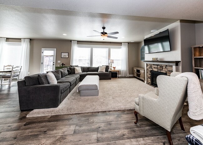 Building Photo - Beautiful, Spacious Home in Wolf Ranch in D20