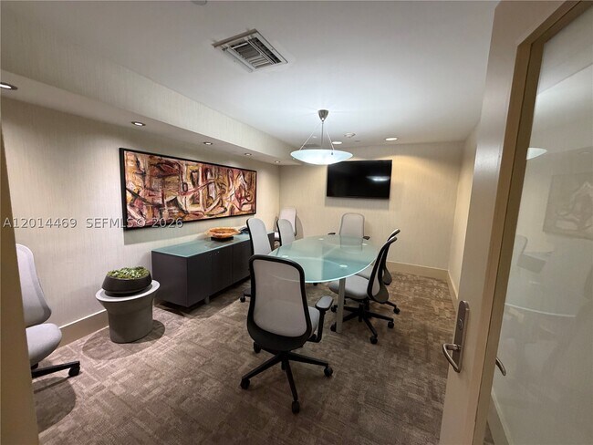 Building Photo - 1331 Brickell Bay Dr
