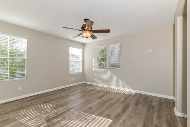 Building Photo - 9989 Panguitch Lake Ct