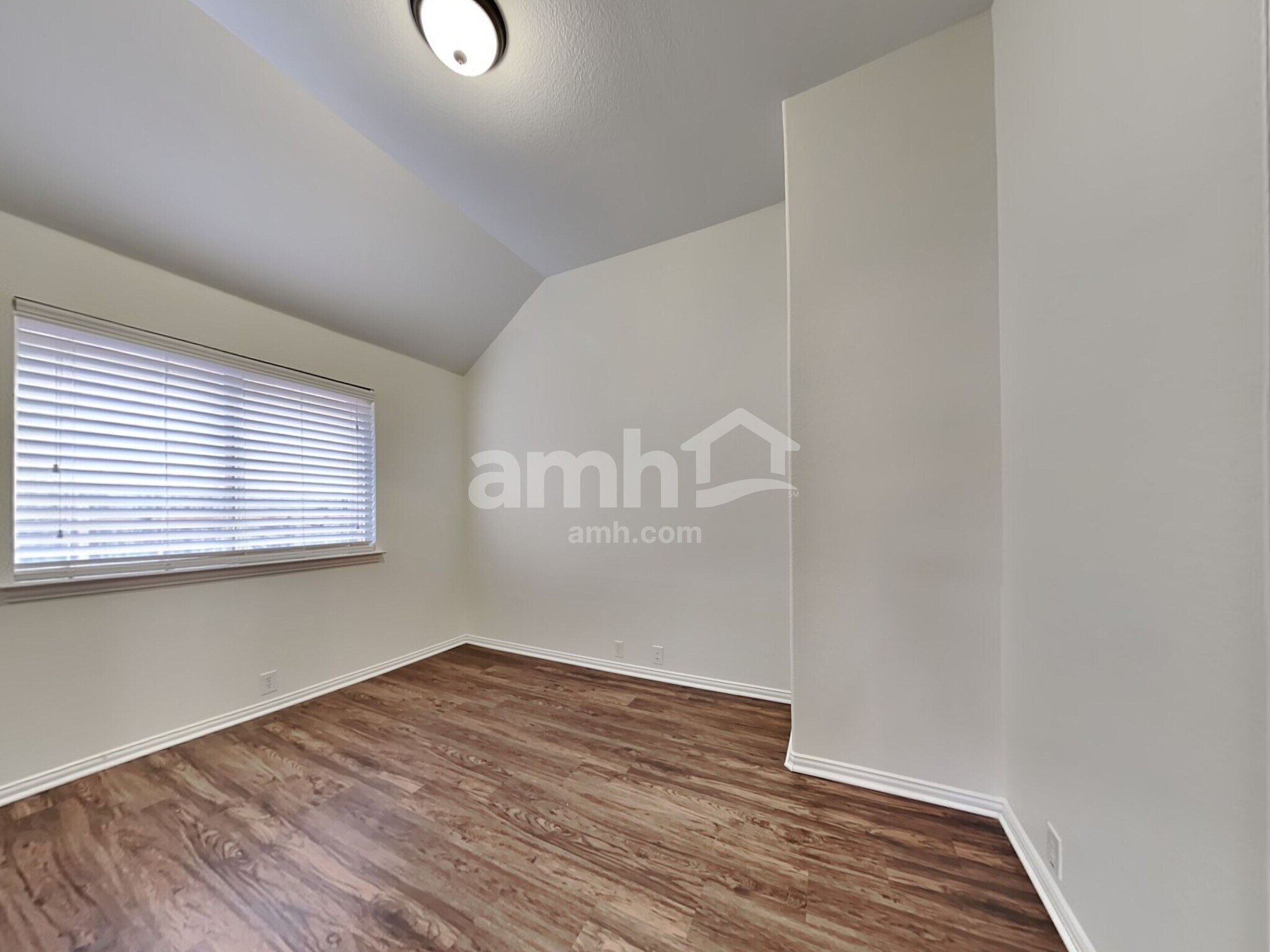 Building Photo - 625 Vickie St