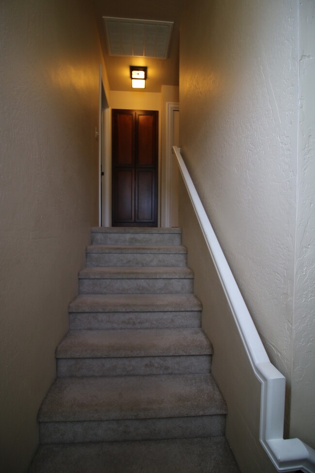 Building Photo - 3610 Jerome Ln