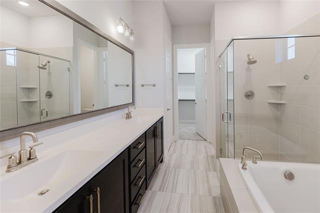 Building Photo - 14441 Balmoral Pl