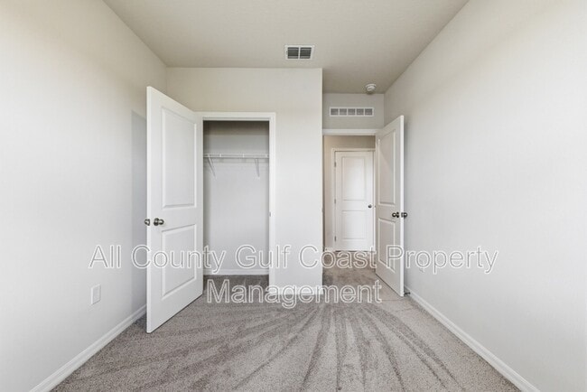 Building Photo - 2609 Fetlock Run