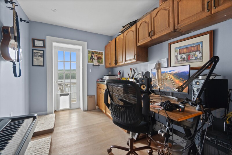 Building Photo - 83 Main St