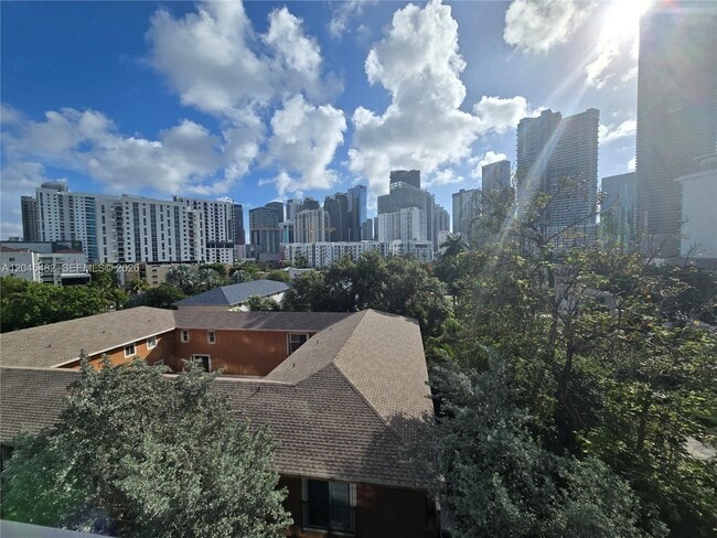 Building Photo - 201 SW 17th Rd