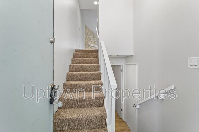 Building Photo - 252 Cervantes Cir