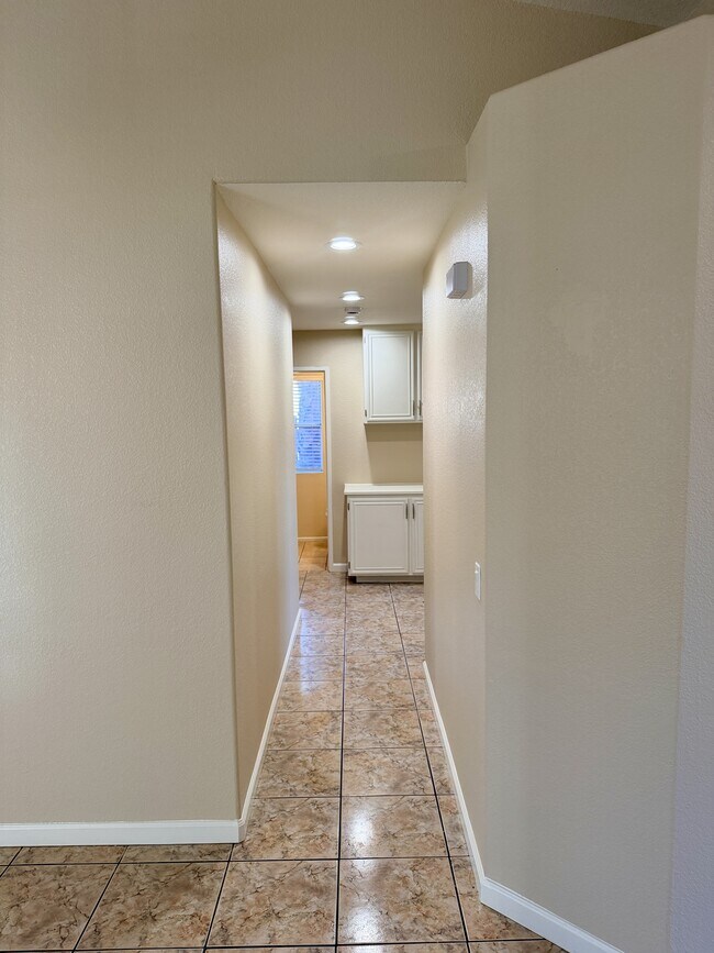 Building Photo - 4238 Brookside Dr