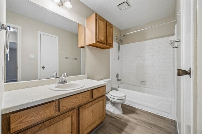 Building Photo - 12755 Mill Ridge Dr