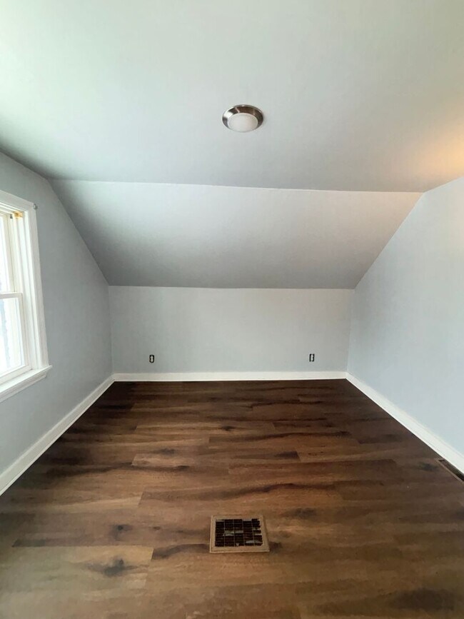 Building Photo - 110 Victory Dr