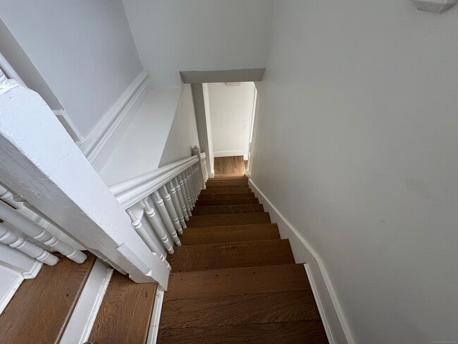 Building Photo - 66 Church Ln