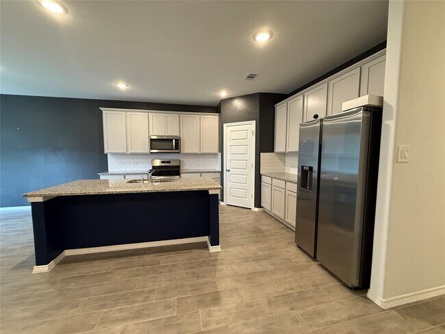 Building Photo - 9678 Caney Trails Rd