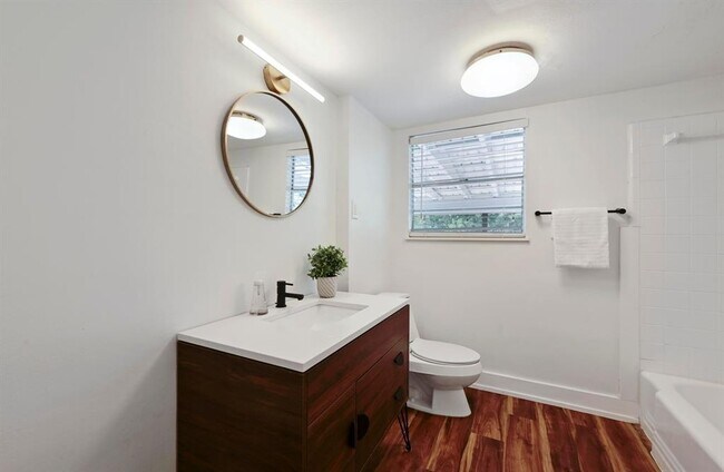 Building Photo - 3405 Santa Fe Dr