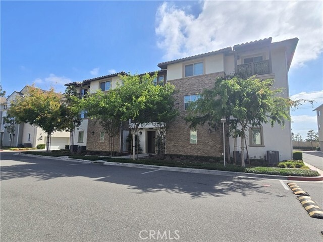 Building Photo - 336 Lantana Dr