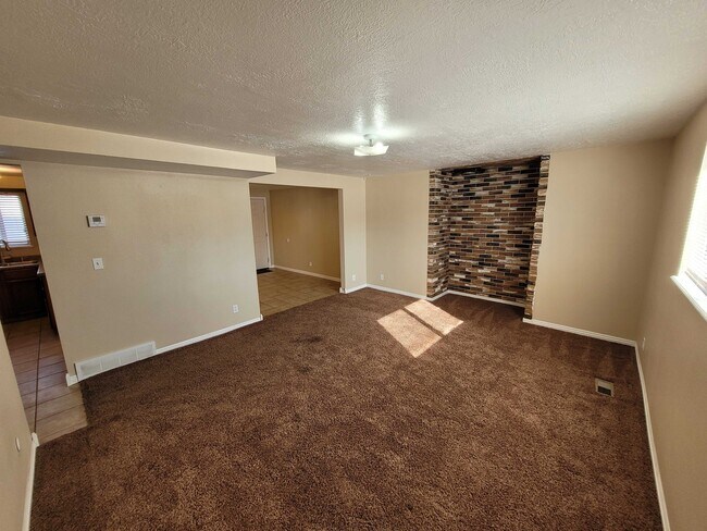 Building Photo - 125 W 1100 N