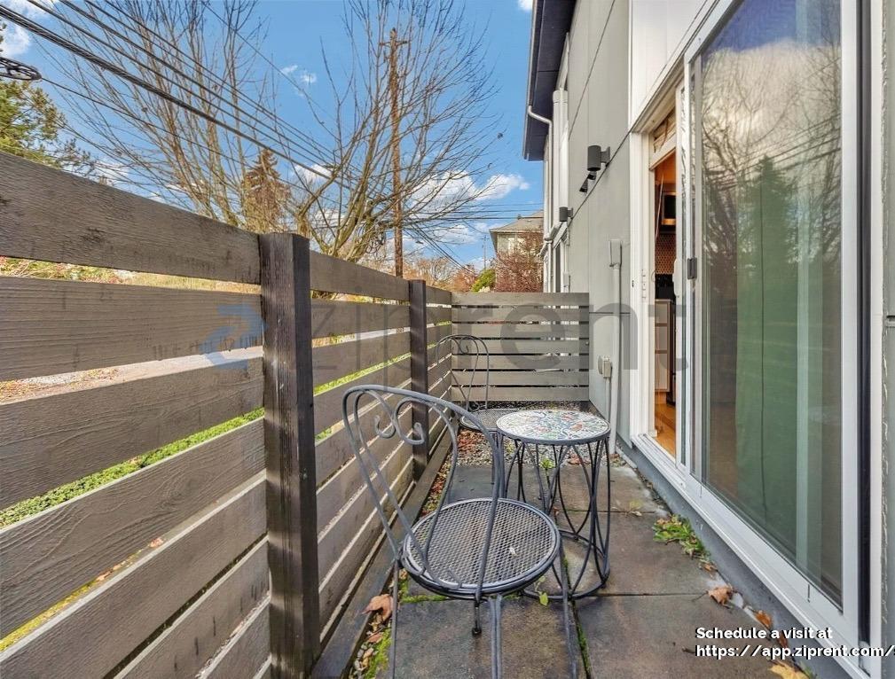 Building Photo - 1601 South Main St