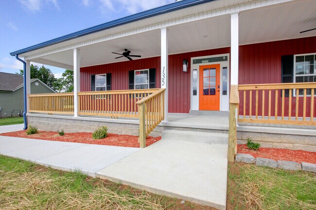 Building Photo - 135 Riverbend Dr