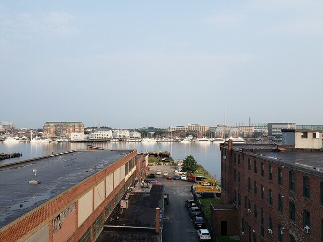 Building Photo - 71 Border St