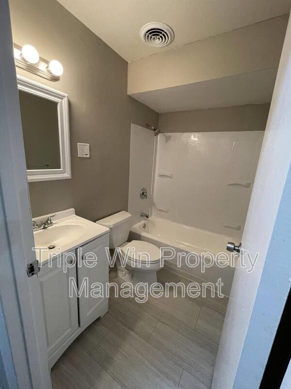 Building Photo - 2733 Tiara Dr