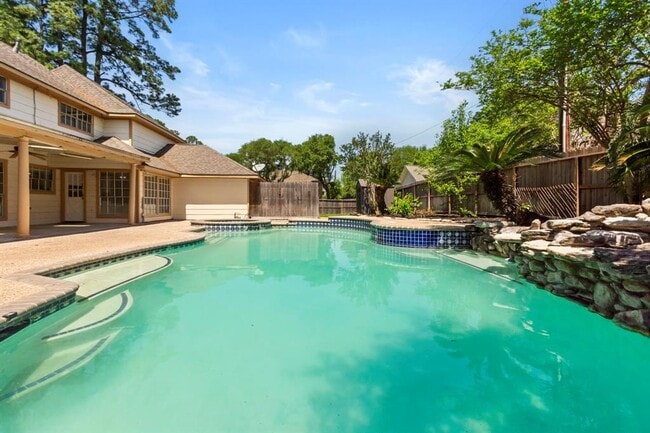Building Photo - 18318 Mahogany Forest Dr