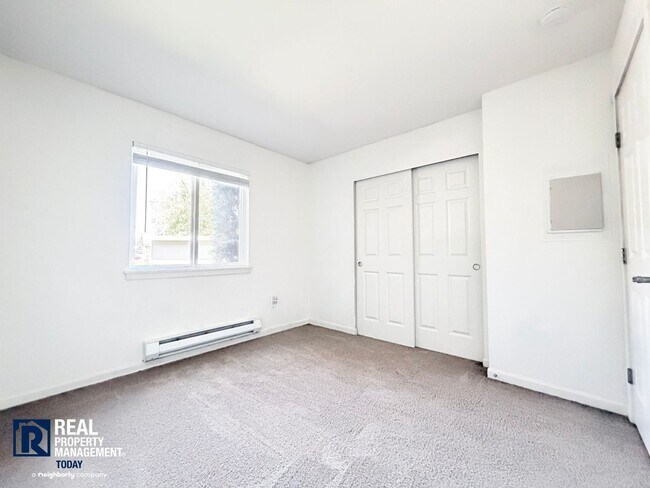 Building Photo - Charming 2-Bedroom Condo in Kent – Ground Floor Living with Modern Upgrades!