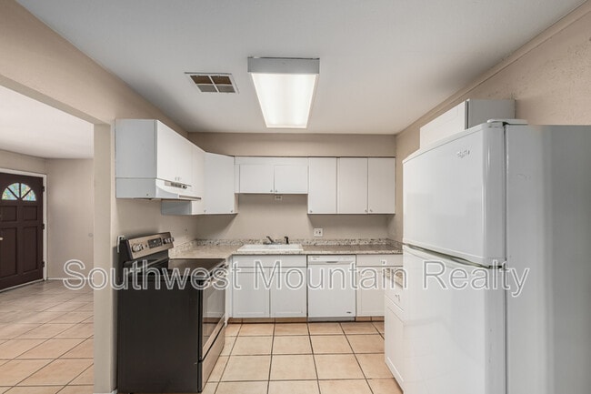 Building Photo - 10546 E Boise St