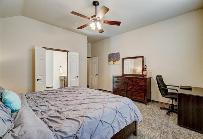 Building Photo - Amazing 3 Bed 2 Bath Home in Deer Creek Community