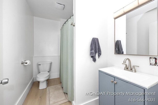 Building Photo - 263 W Muskegon Ave