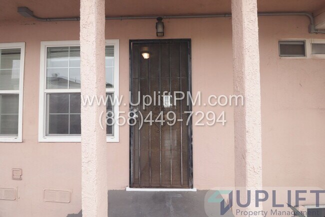 Building Photo - 4827 Castle Ave