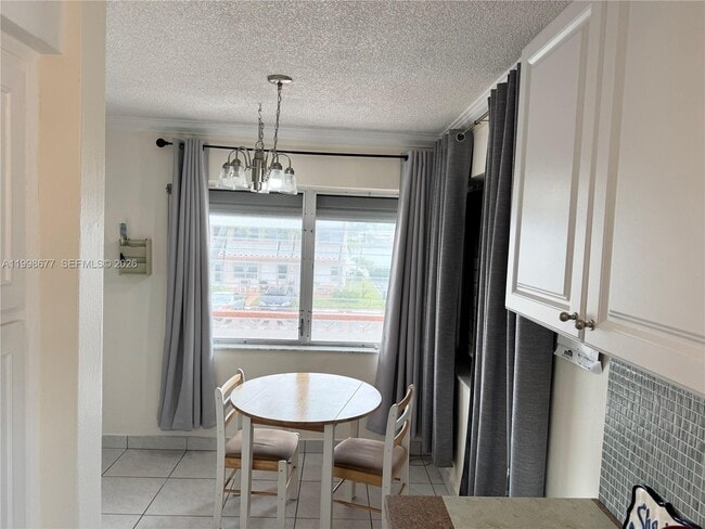 Building Photo - 920 SW 11th Ave