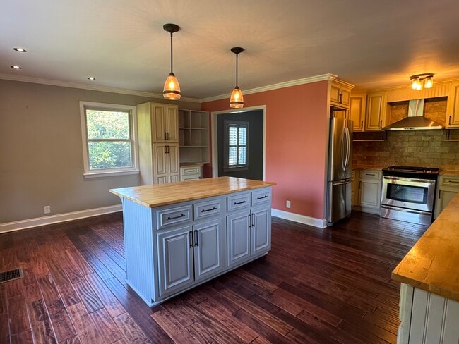 Building Photo - 5408 Villa Rd