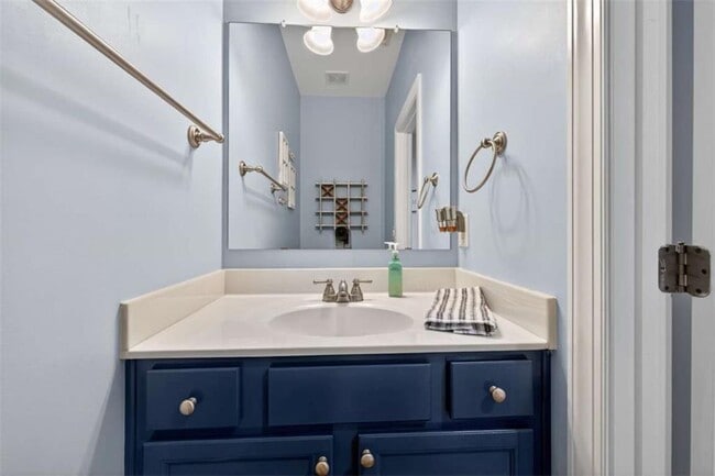 Building Photo - 7819 Brass Lantern Dr
