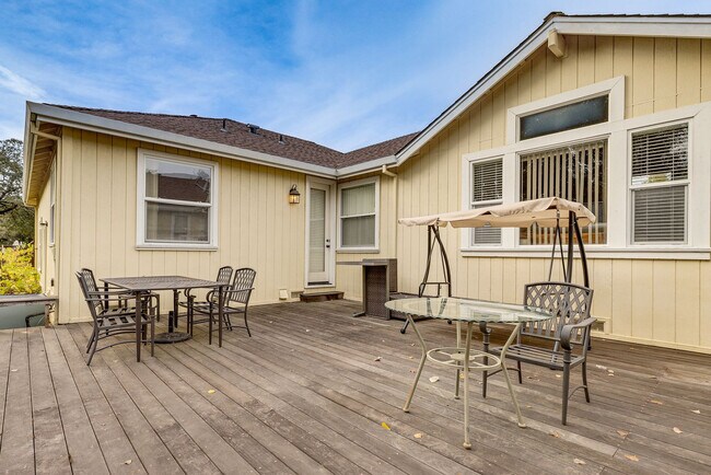 Building Photo - 158 Sierra Pl