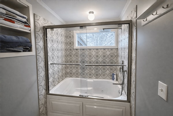 Building Photo - 2470 Crooked Lake Rd