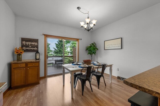 Building Photo - 407 Century Oak Dr