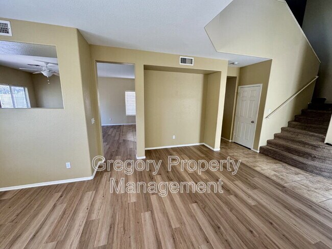 Building Photo - 3543 W Steinbeck Ct